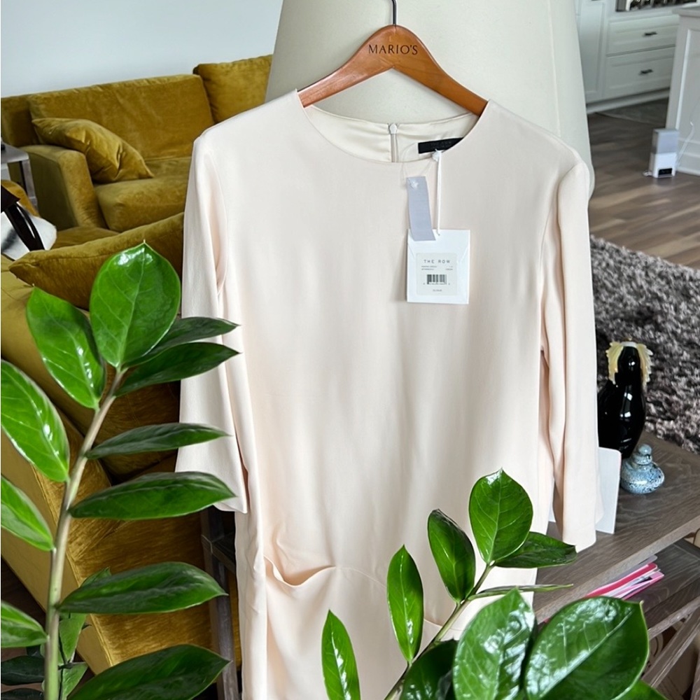 STUNNING and classy. Never worn!
Perfect day/night - Picture 2 of 11